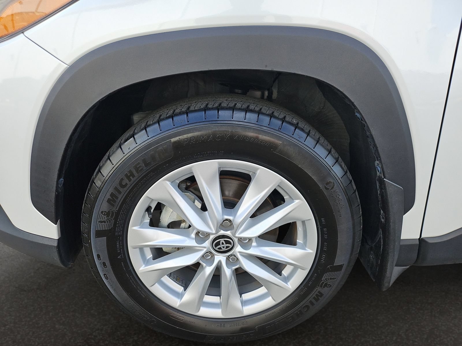 Used 2024 Toyota Corolla Cross LE w/ Moonroof Package FWD image 41
