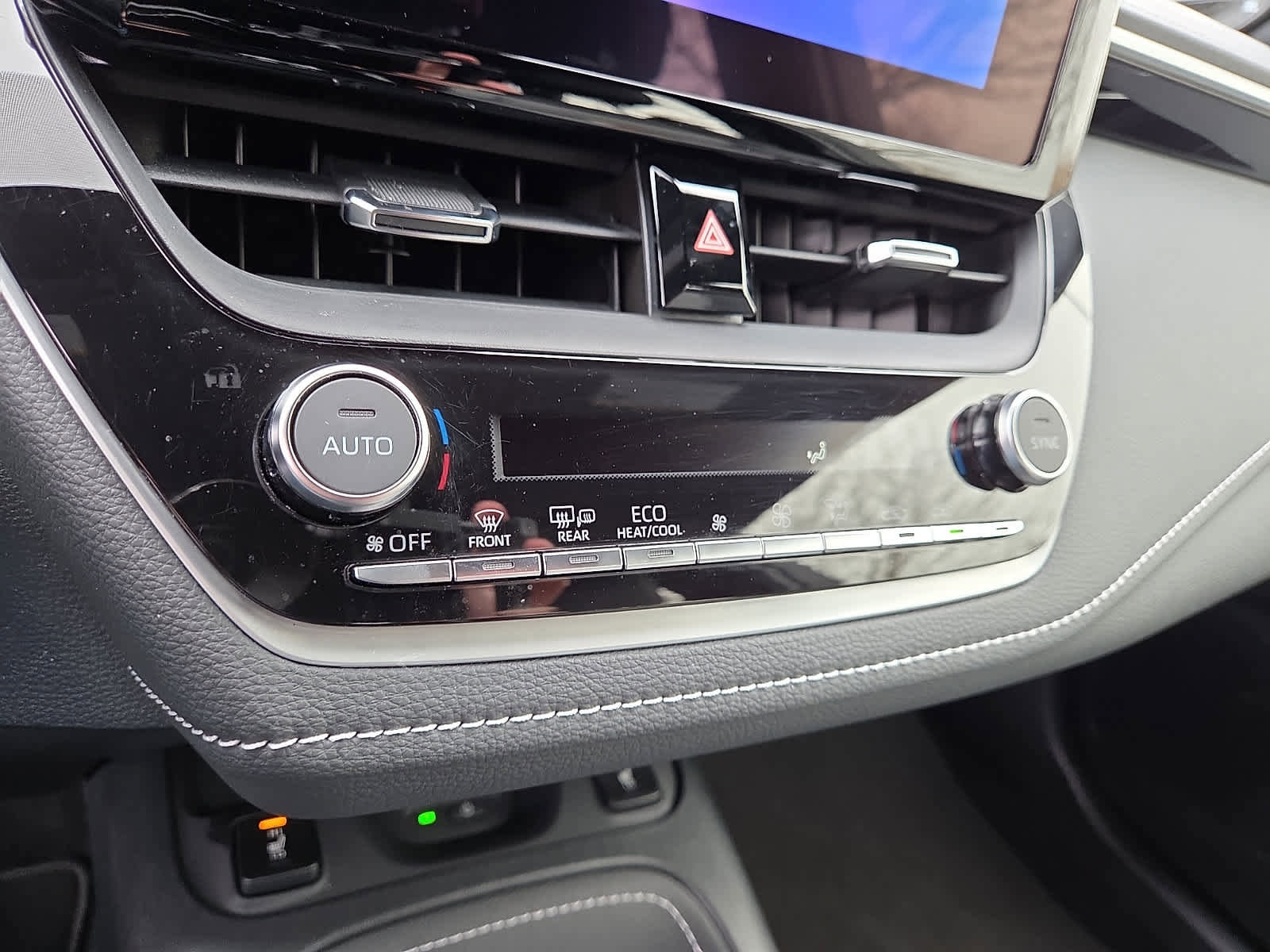 Used 2025 Toyota Corolla XSE image 17