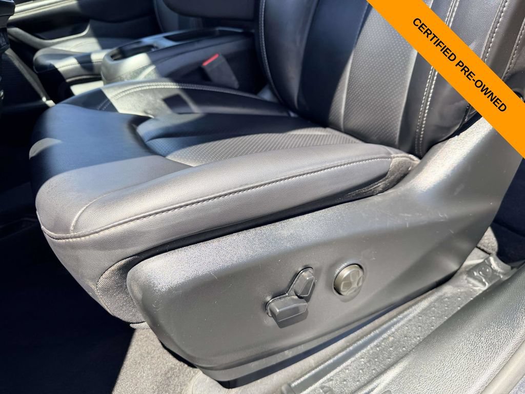 Certified 2025 Chrysler Pacifica Select FWD image 14