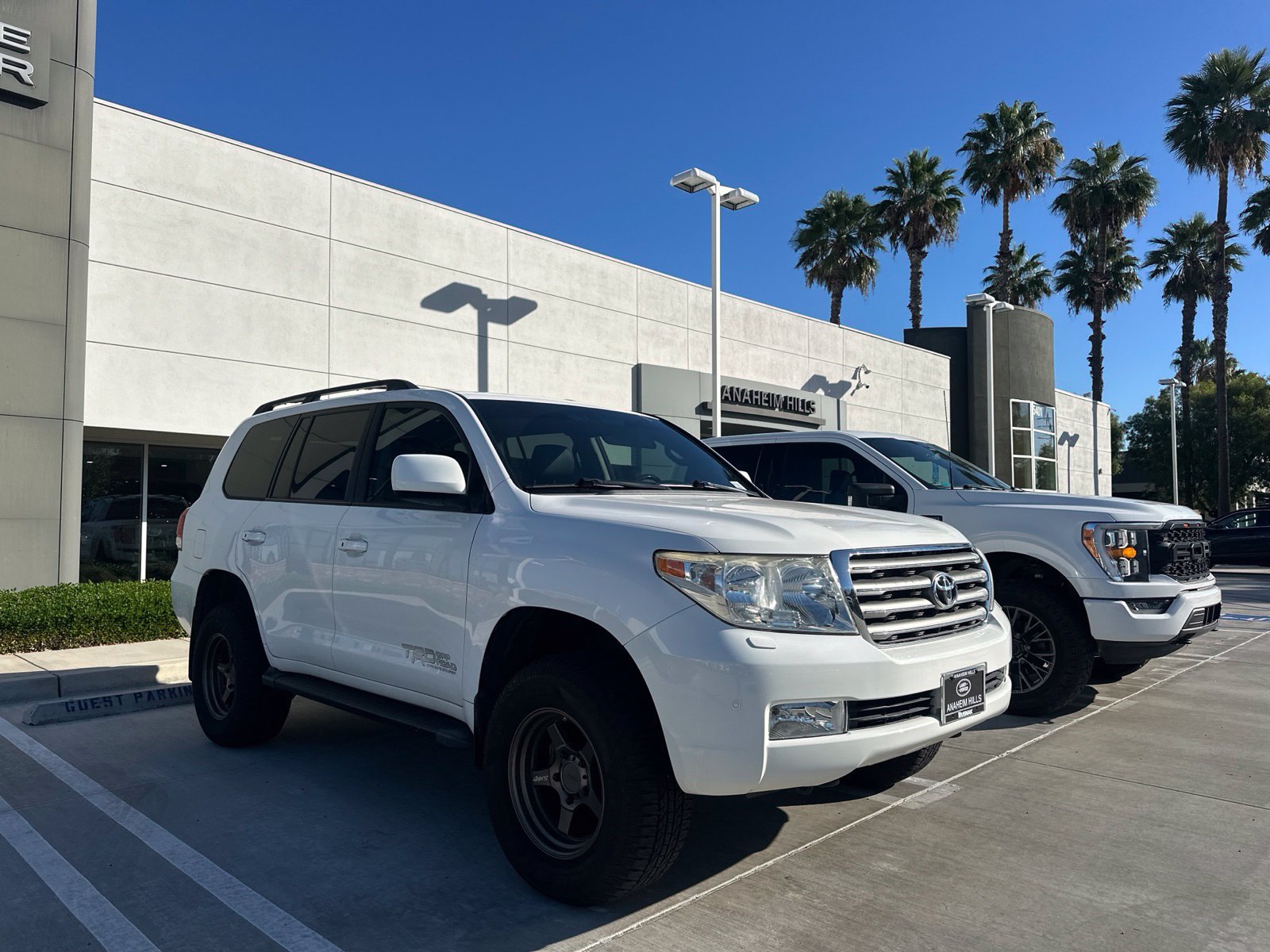 Used 2011 Toyota Land Cruiser w/ Upgrade Pkg AWD/4WD image 2