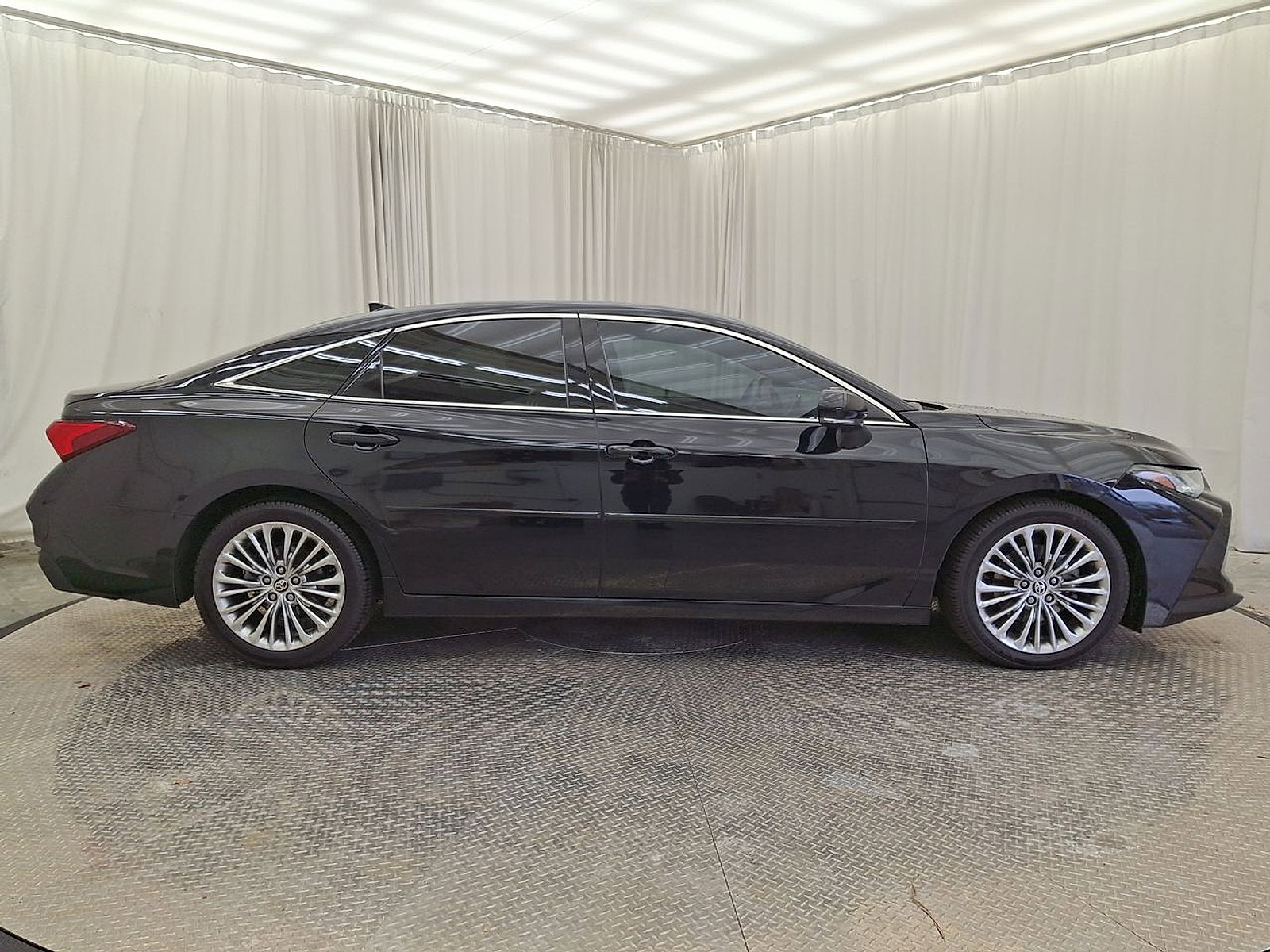 Certified 2020 Toyota Avalon Limited w/ Advanced Safety Package image 26