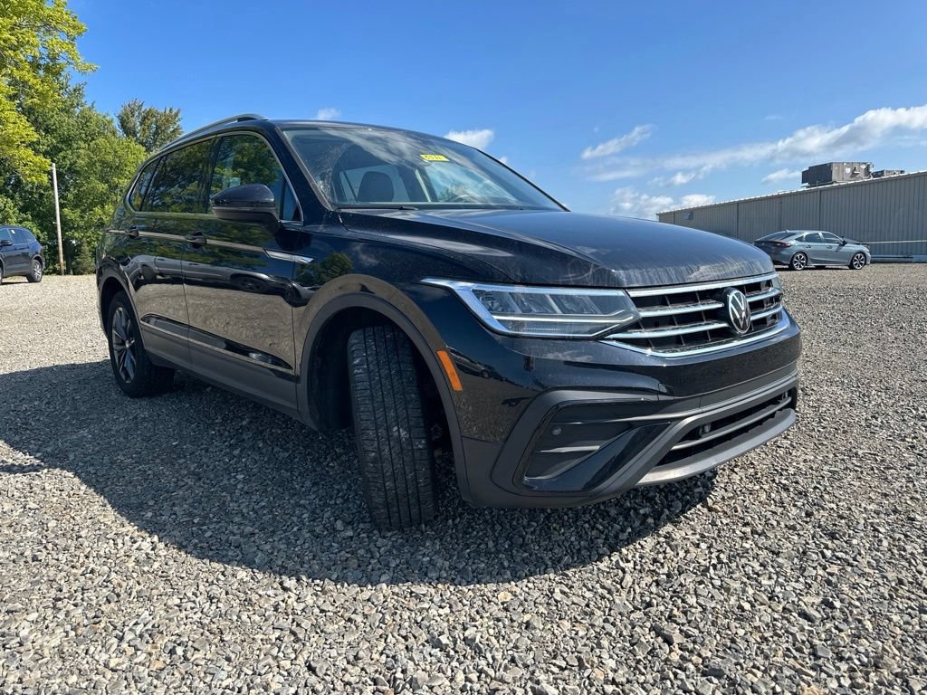Used 2023 Volkswagen Tiguan SE AWD/4WD image 12