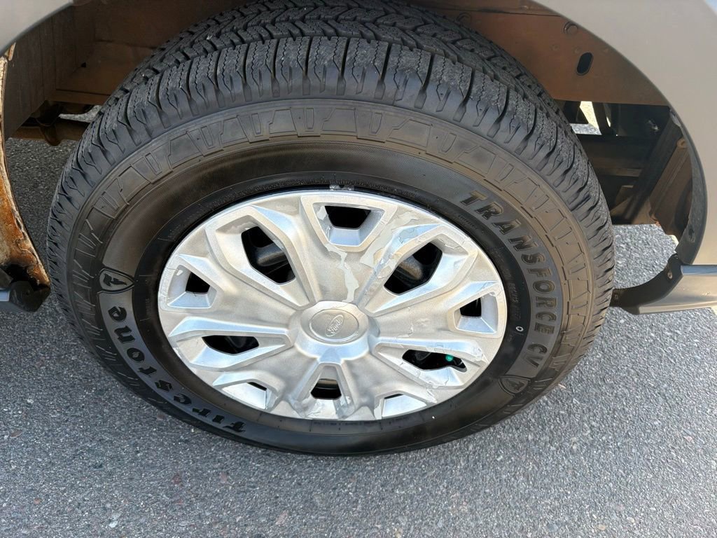 Used 2015 Ford Transit 150 XLT image 12