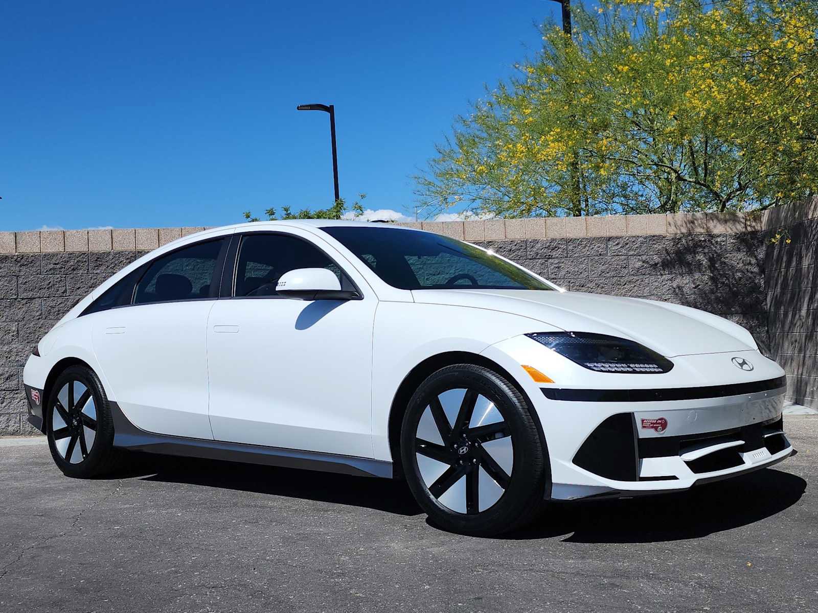 Used 2024 Hyundai Ioniq 6 SE RWD image 3