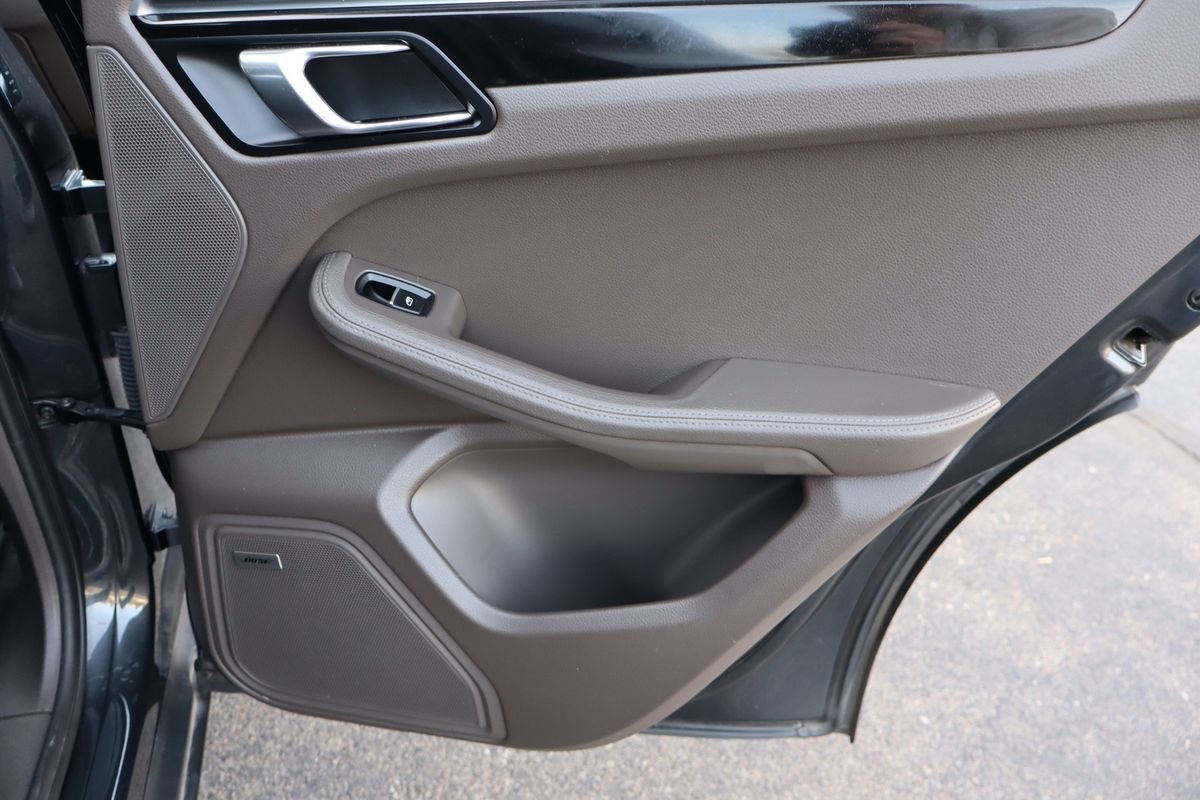 Used 2017 Porsche Macan image 27