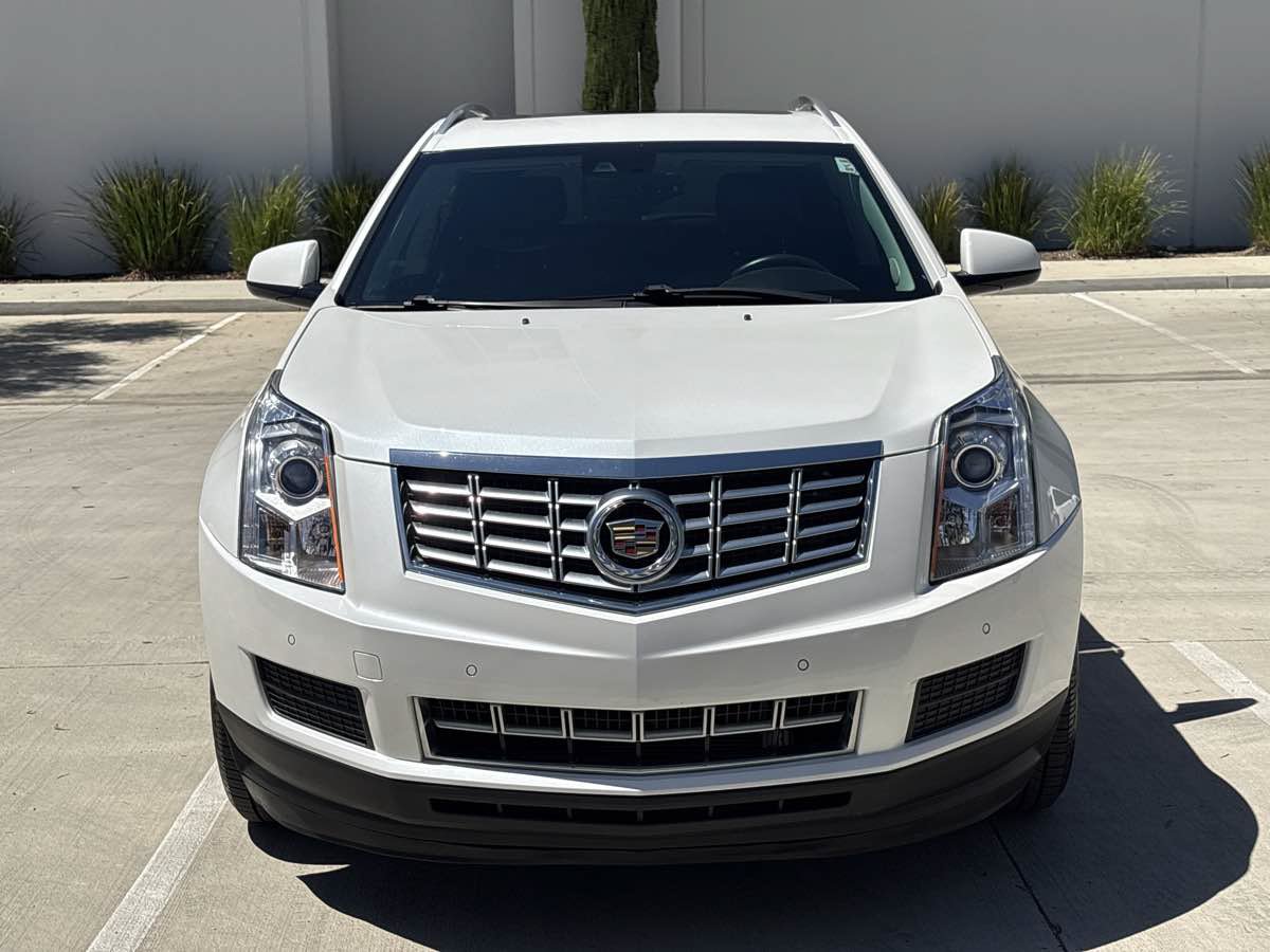 Used 2016 Cadillac SRX Luxury w/ Driver Awareness Package FWD image 8