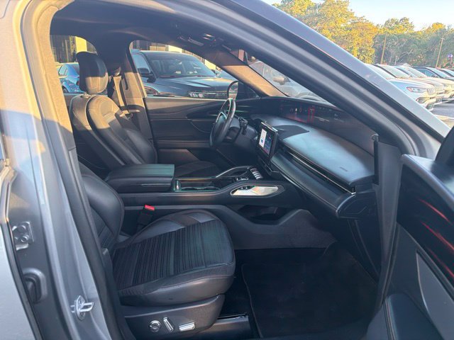 Used 2024 Lincoln Nautilus Reserve w/ Jet Appearance Package (87T) AWD/4WD image 8