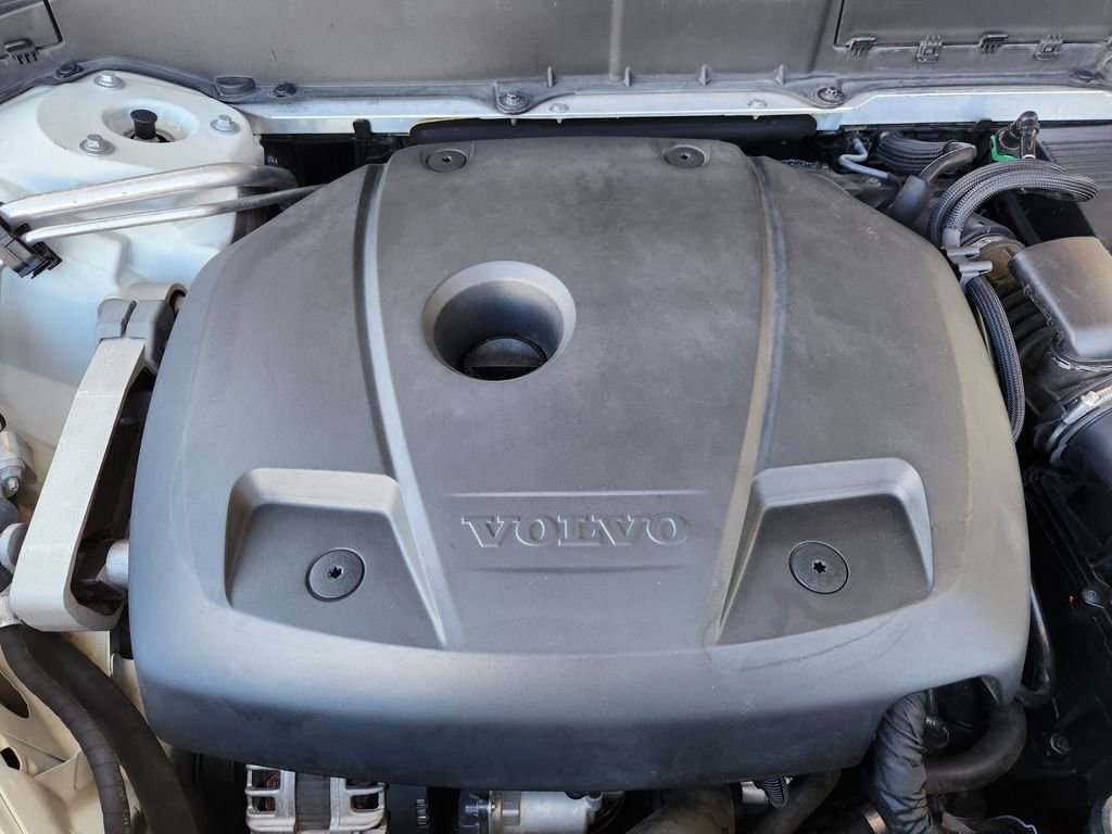 Used 2016 Volvo XC90 T6 Momentum w/ Momentum Plus Package AWD/4WD image 34