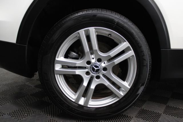Used 2021 Mercedes-Benz GLB 250 4MATIC w/ Premium Package image 5