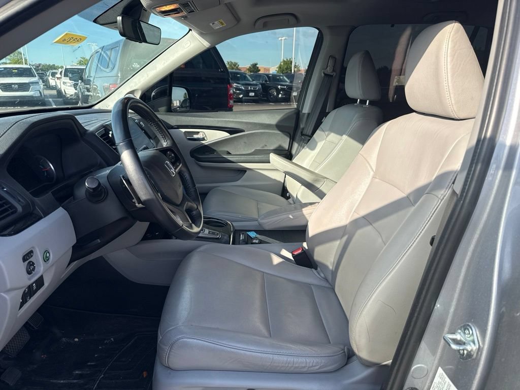 Used 2022 Honda Pilot Touring image 15