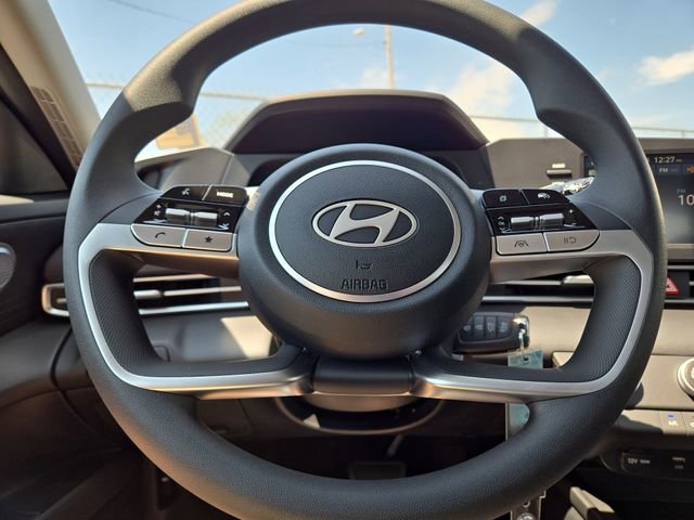 New 2026 Hyundai Elantra SE FWD image 15