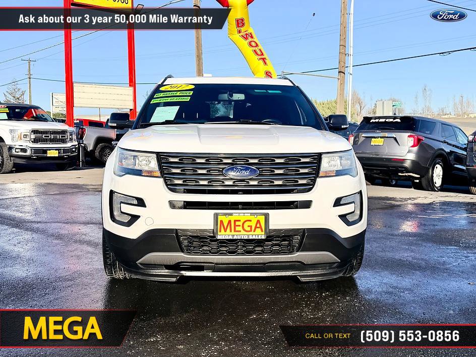 Used 2017 Ford Explorer XLT w/ Equipment Group 201A image 4