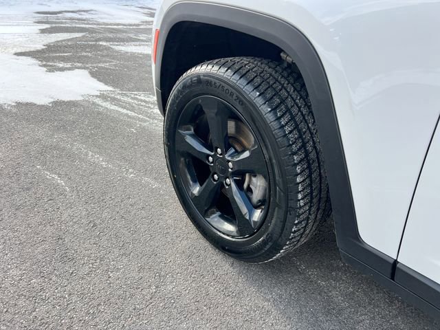 Used 2023 Jeep Grand Cherokee L Laredo image 32