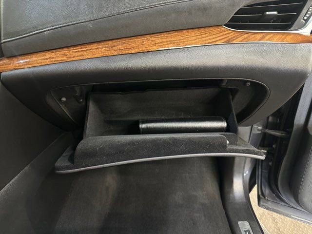 Used 2016 Cadillac Escalade Luxury image 40