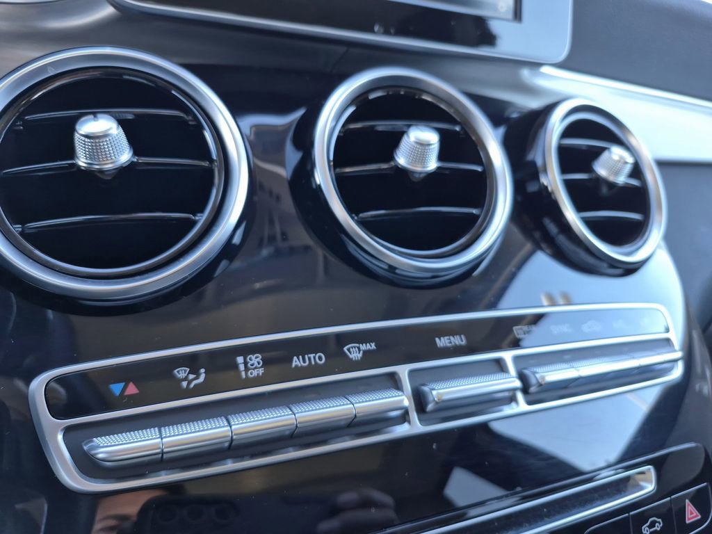 Used 2019 Mercedes-Benz GLC 300 4MATIC image 23