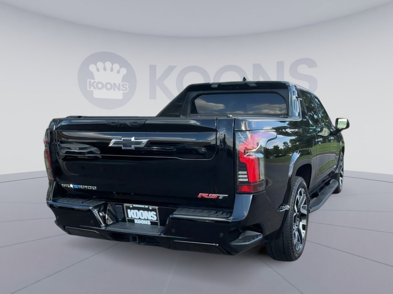 Used 2025 Chevrolet Silverado EV RST image 10