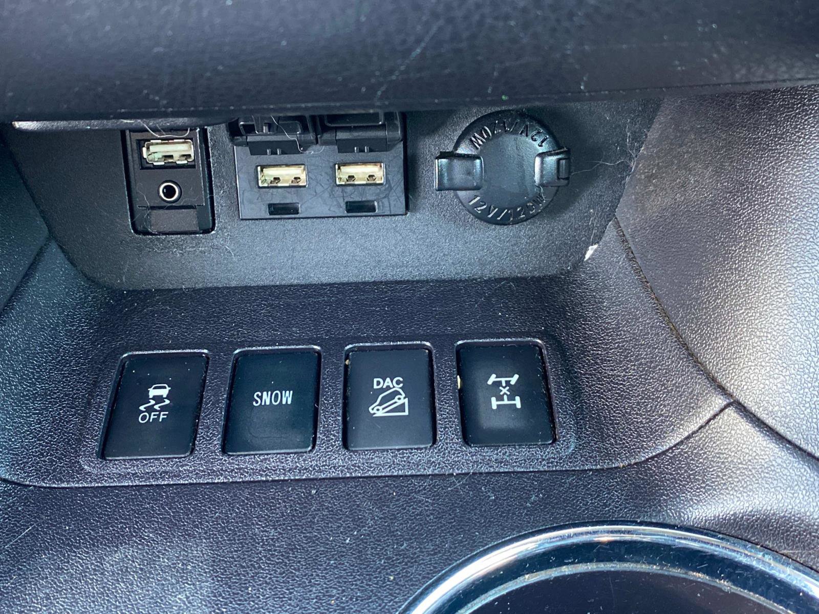 Used 2019 Toyota Highlander XLE image 14