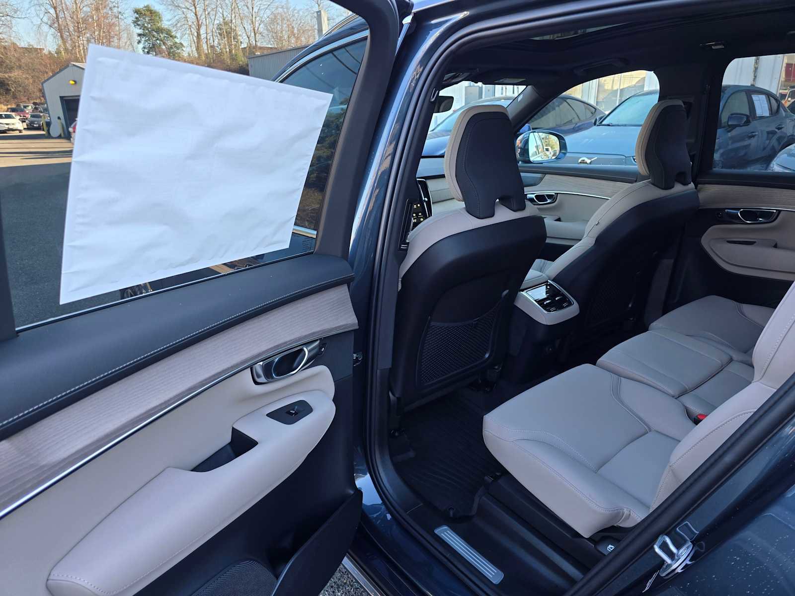 New 2026 Volvo XC90 B5 Plus w/ Protection Package AWD/4WD image 15