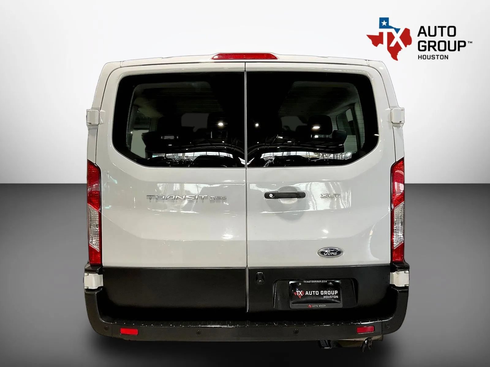 Used 2023 Ford Transit 350 XLT RWD image 7
