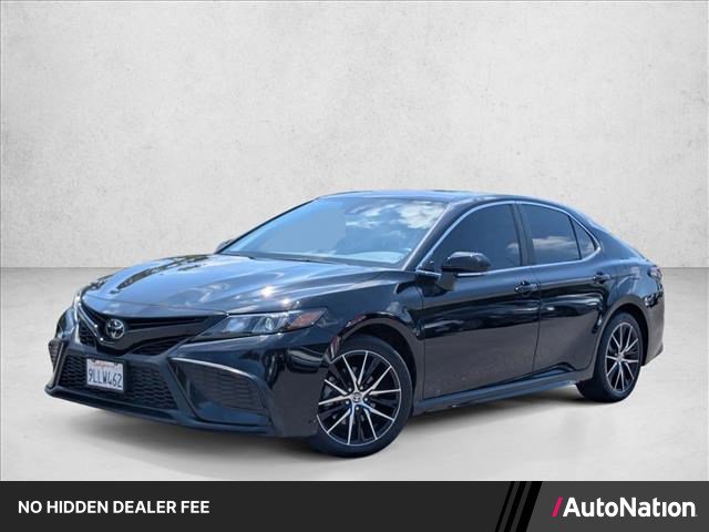 Used 2024 Toyota Camry SE FWD image 1