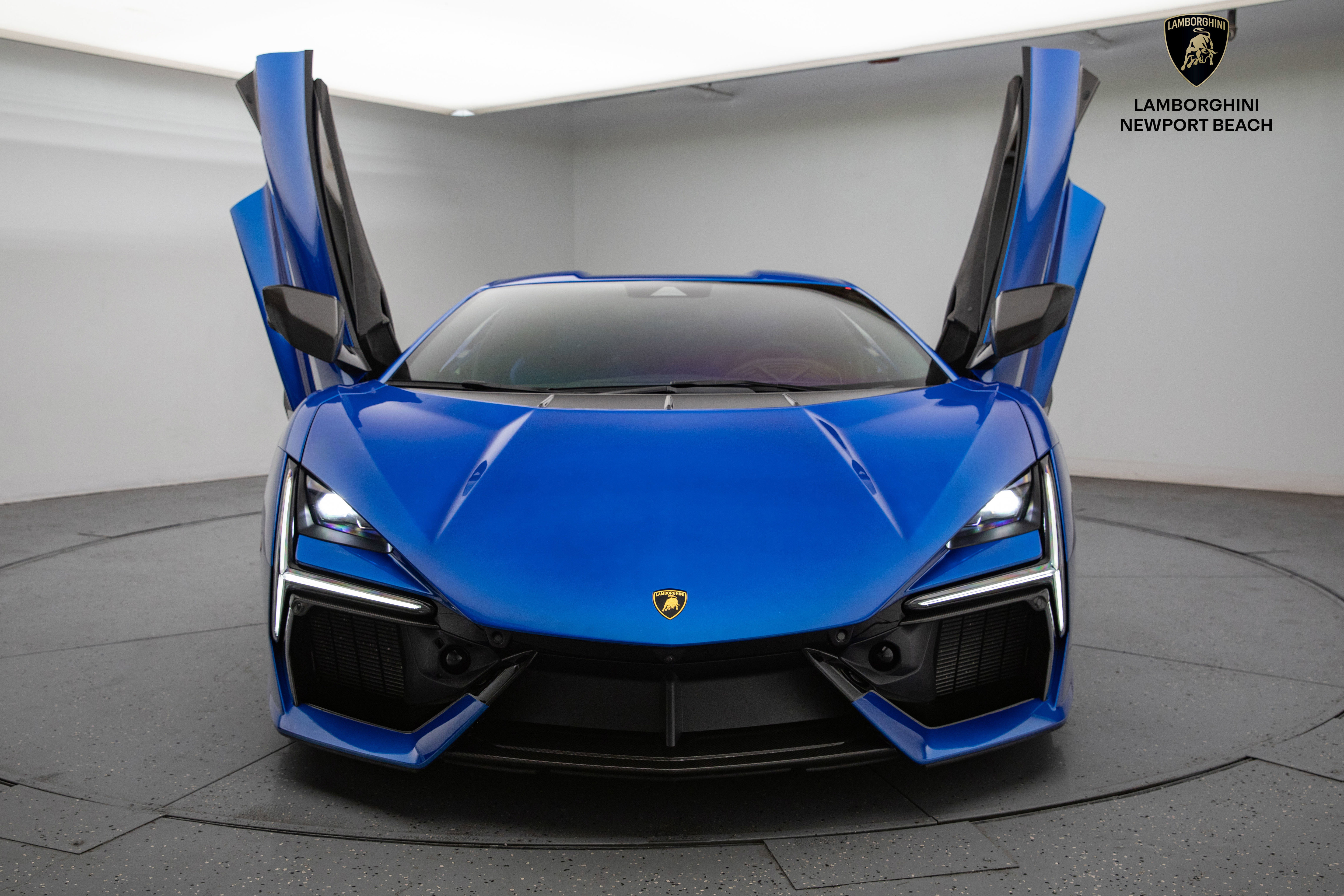 Used 2024 Lamborghini Revuelto image 18