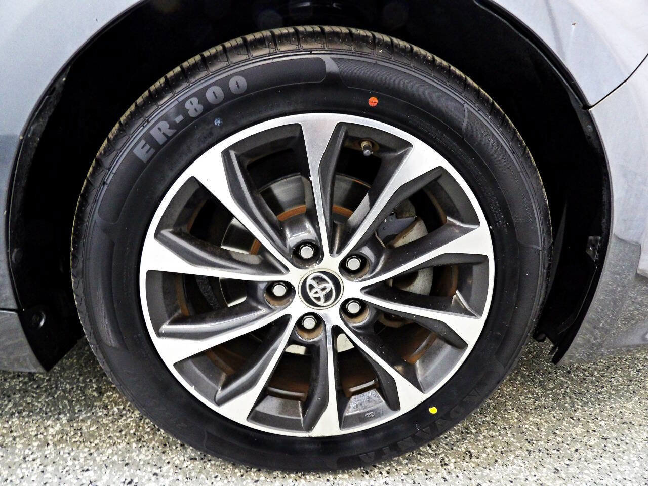 Used 2016 Toyota Avalon XLE FWD image 21