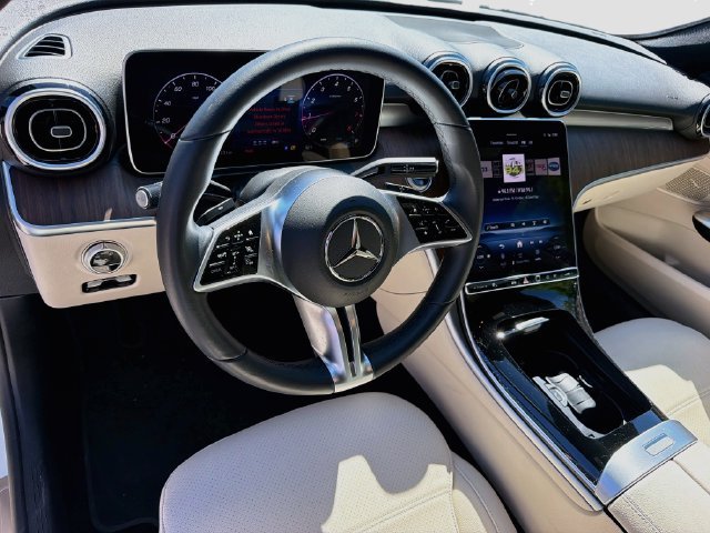 Used 2025 Mercedes-Benz C 300 Sedan image 24