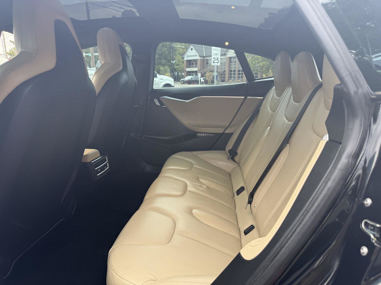 Used 2015 Tesla Model S 70 RWD image 15