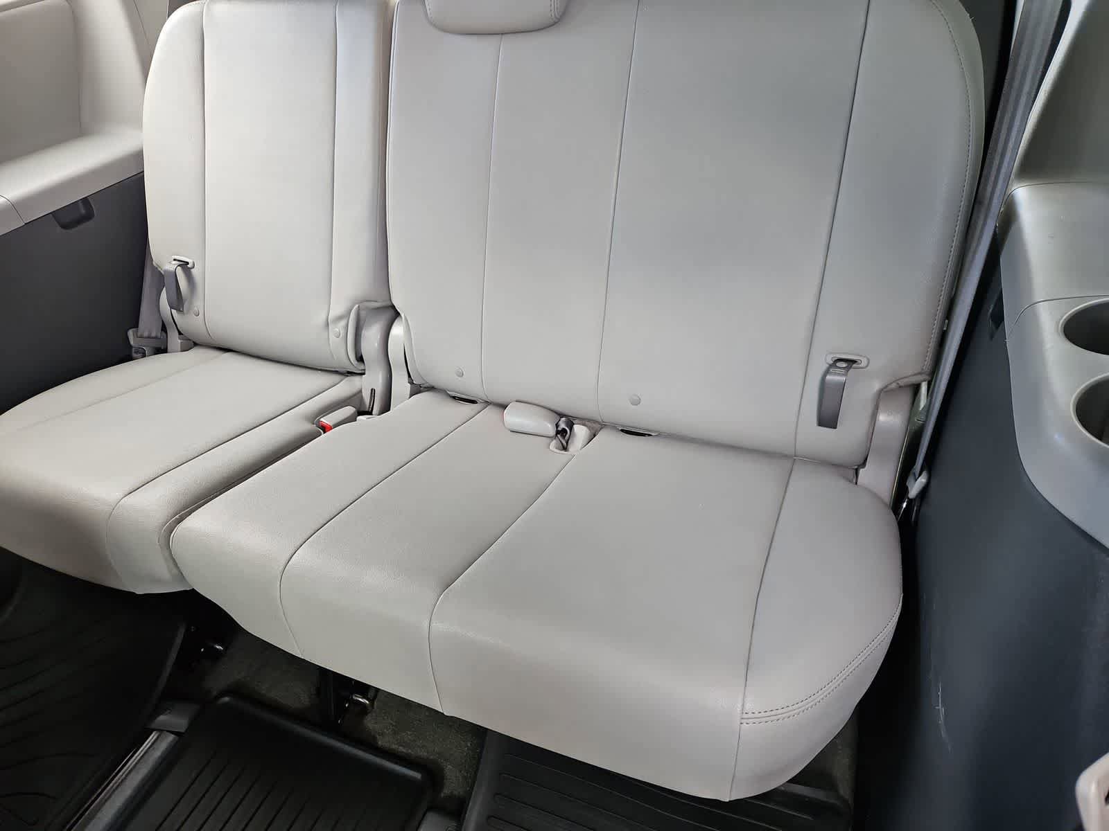 Used 2017 Toyota Sienna XLE AWD/4WD image 38