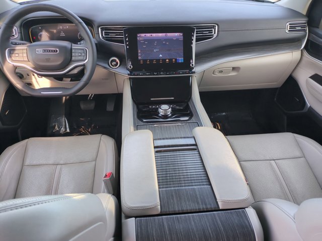 Used 2024 Jeep Wagoneer Series II w/ Flexible Seating Group image 18