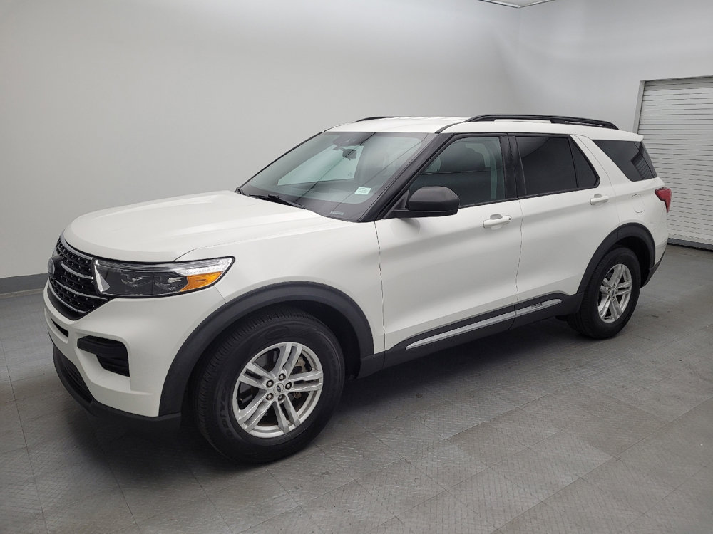 Used 2021 Ford Explorer XLT image 2