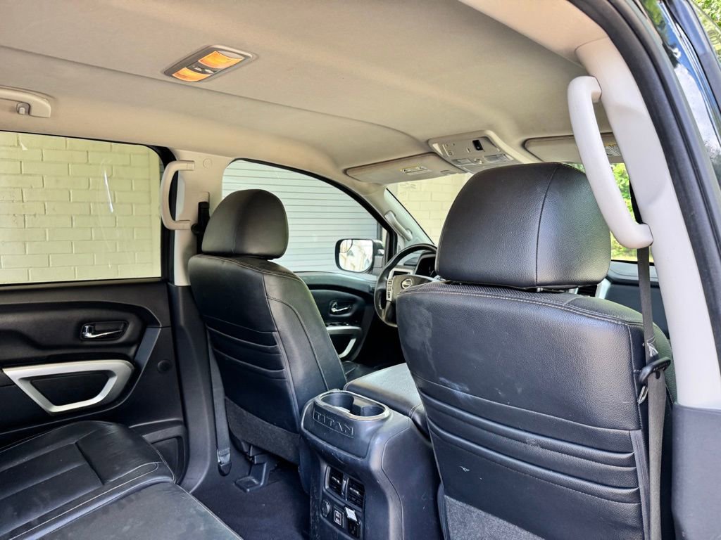 Used 2019 Nissan Titan SL image 13