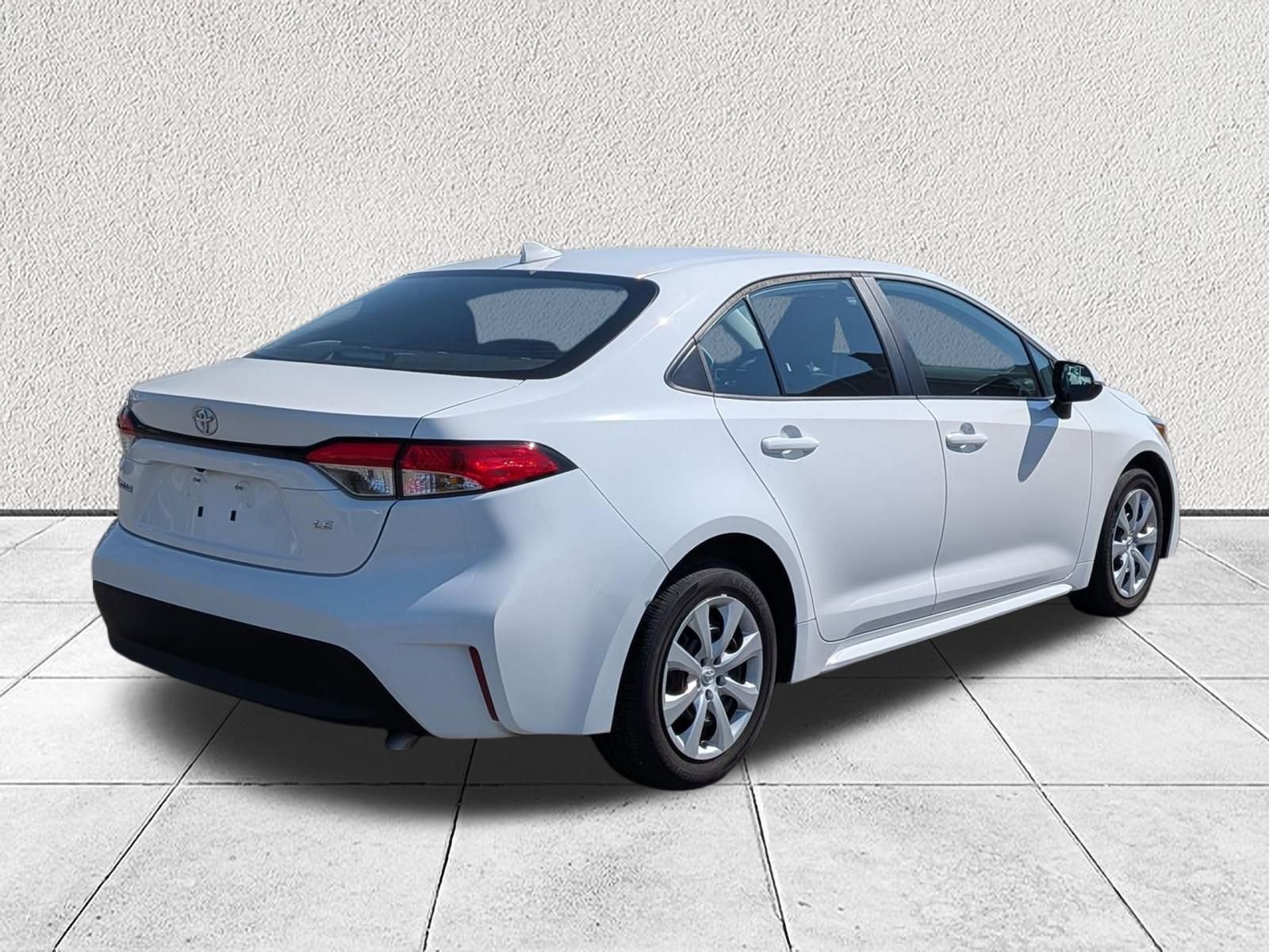Used 2024 Toyota Corolla LE image 3