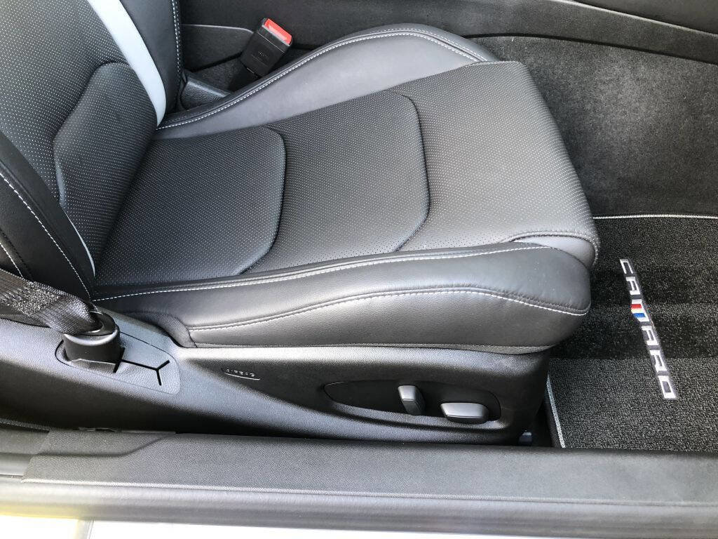Used 2018 Chevrolet Camaro SS image 29