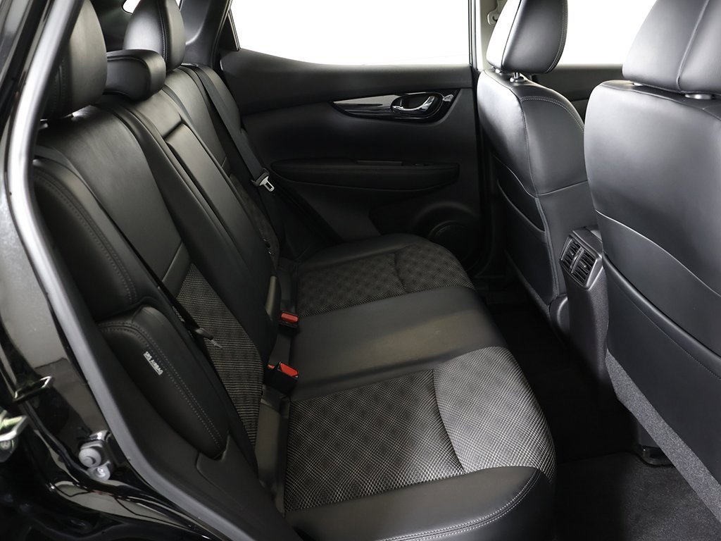 Used 2022 Nissan Rogue Sport SV w/ Technology Package image 34