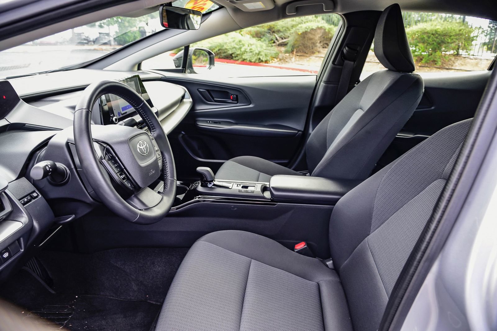 Used 2023 Toyota Prius LE image 22