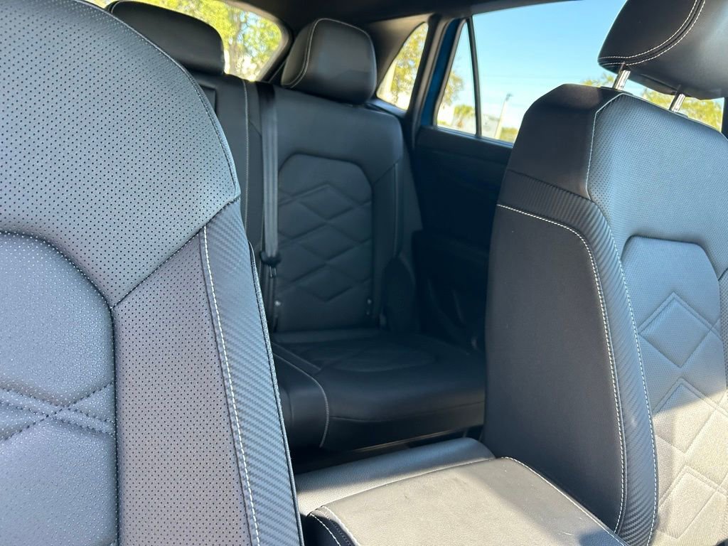 Used 2025 Volkswagen Atlas Cross Sport SE w/ Panoramic Sunroof Package image 38