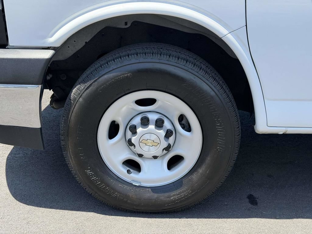 Used 2025 Chevrolet Express 2500 w/ Driver Convenience Package RWD image 10
