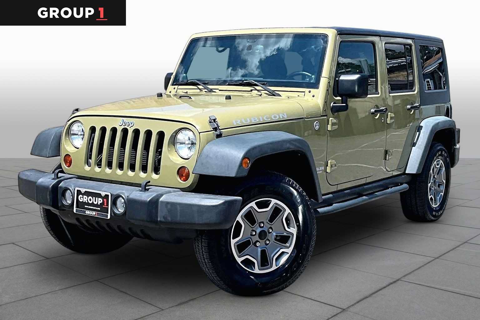 Used 2013 Jeep Wrangler Unlimited Rubicon w/ Connectivity Group AWD/4WD image 1