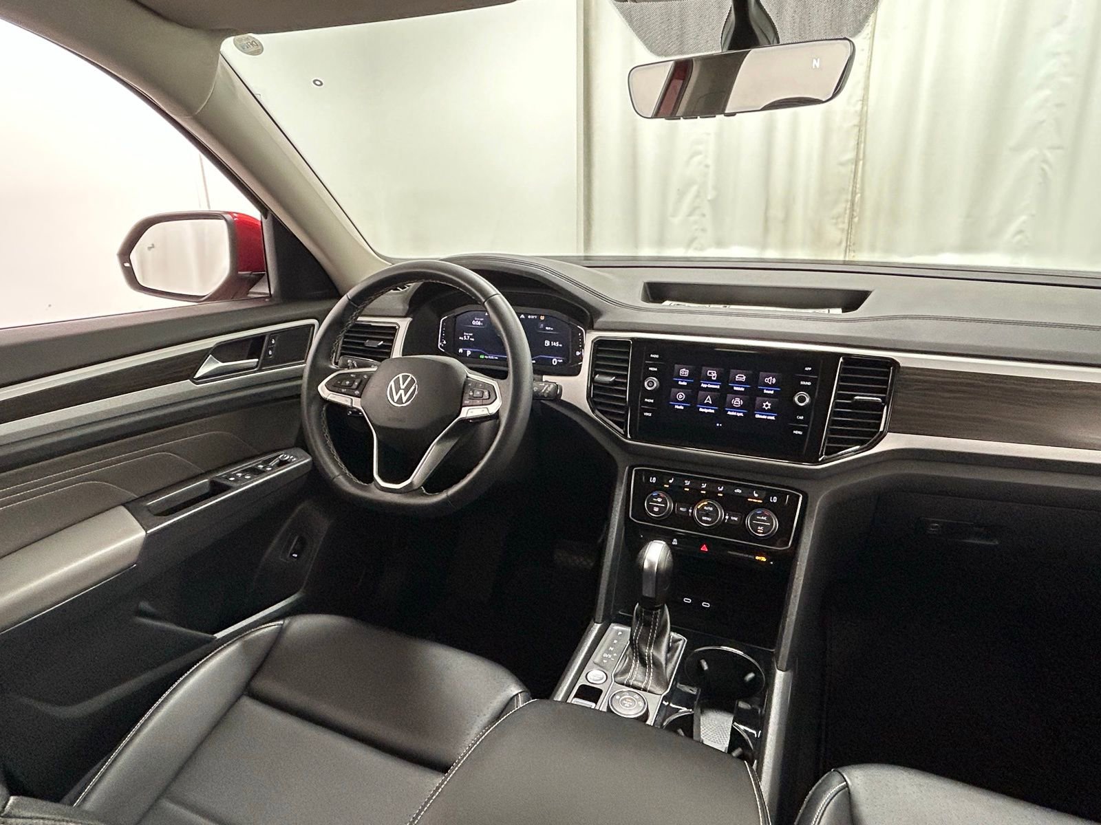 Used 2023 Volkswagen Atlas SE image 10