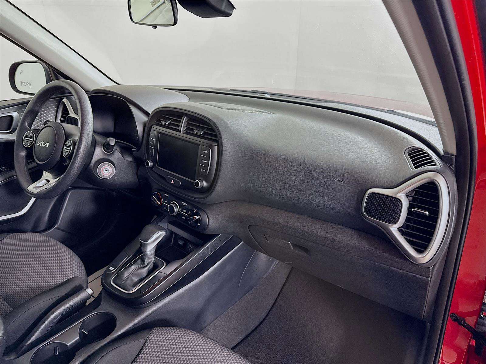 Used 2024 Kia Soul LX w/ LX Technology Package image 27