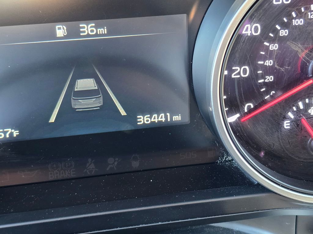 Used 2024 Kia Carnival LX image 26