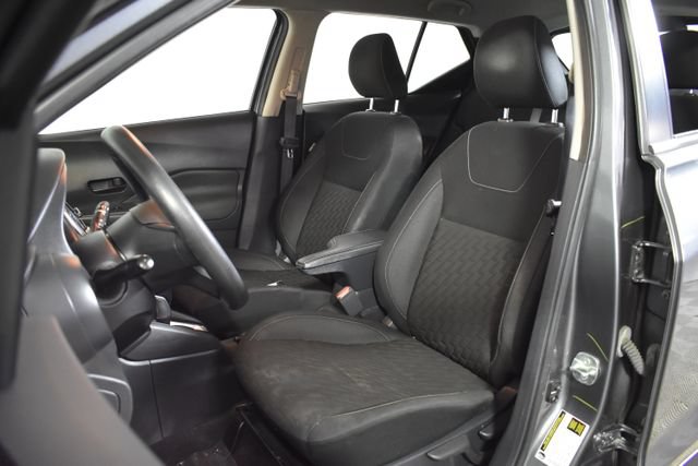Used 2021 Nissan Kicks S FWD image 9