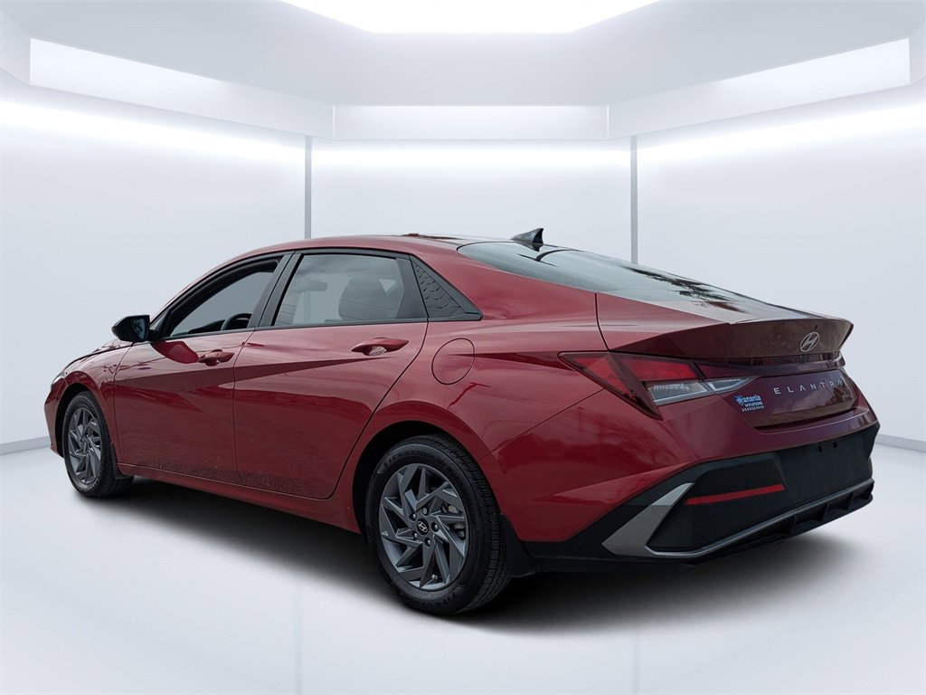 Used 2024 Hyundai Elantra SEL image 6