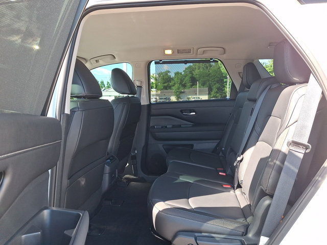 Used 2024 Nissan Pathfinder SL AWD/4WD image 21