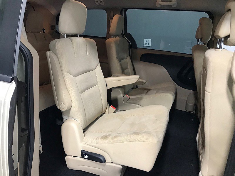 Used 2014 Dodge Grand Caravan American Value Package FWD image 18