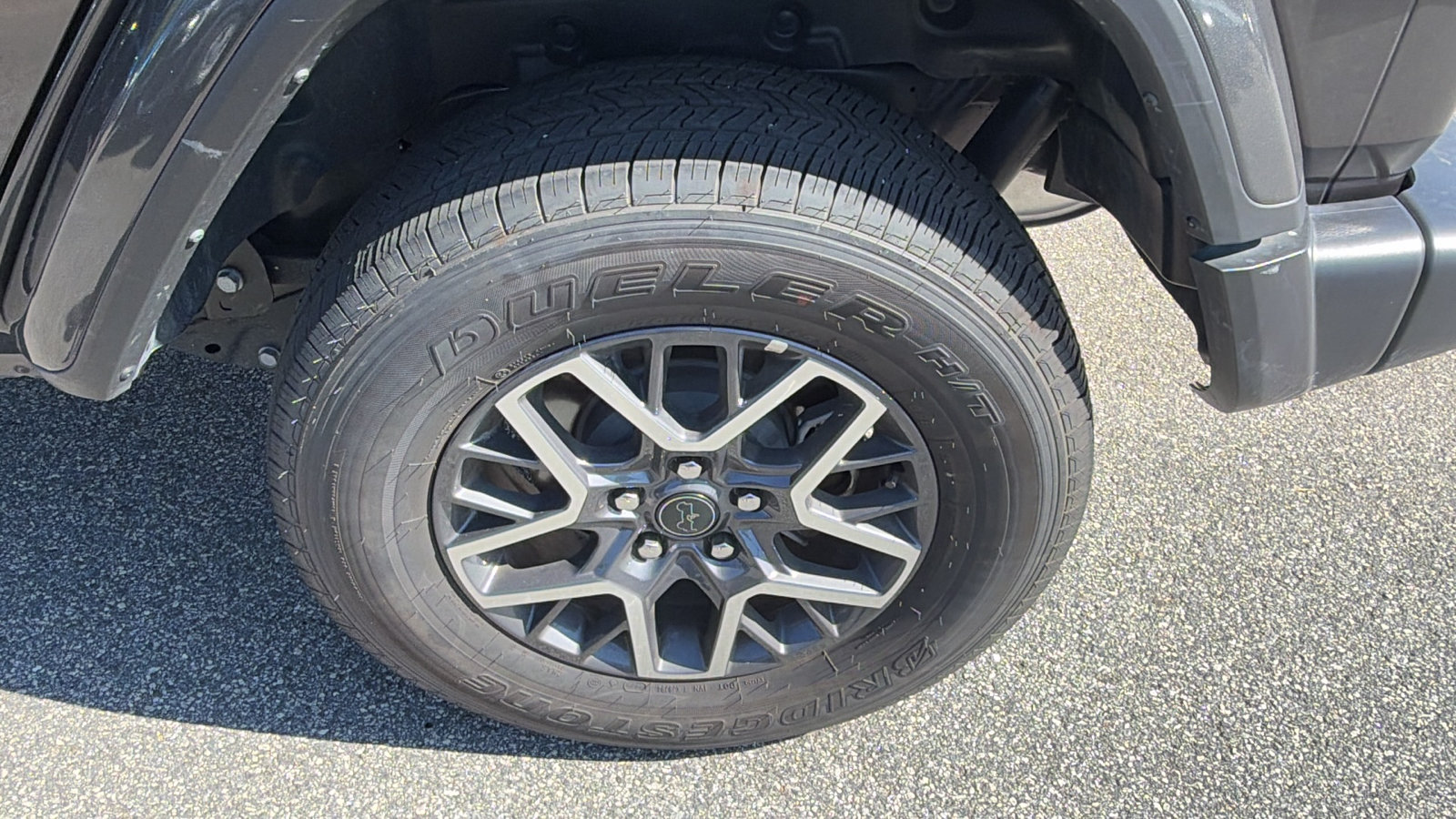 Used 2026 Jeep Wrangler Unlimited Sahara AWD/4WD image 12