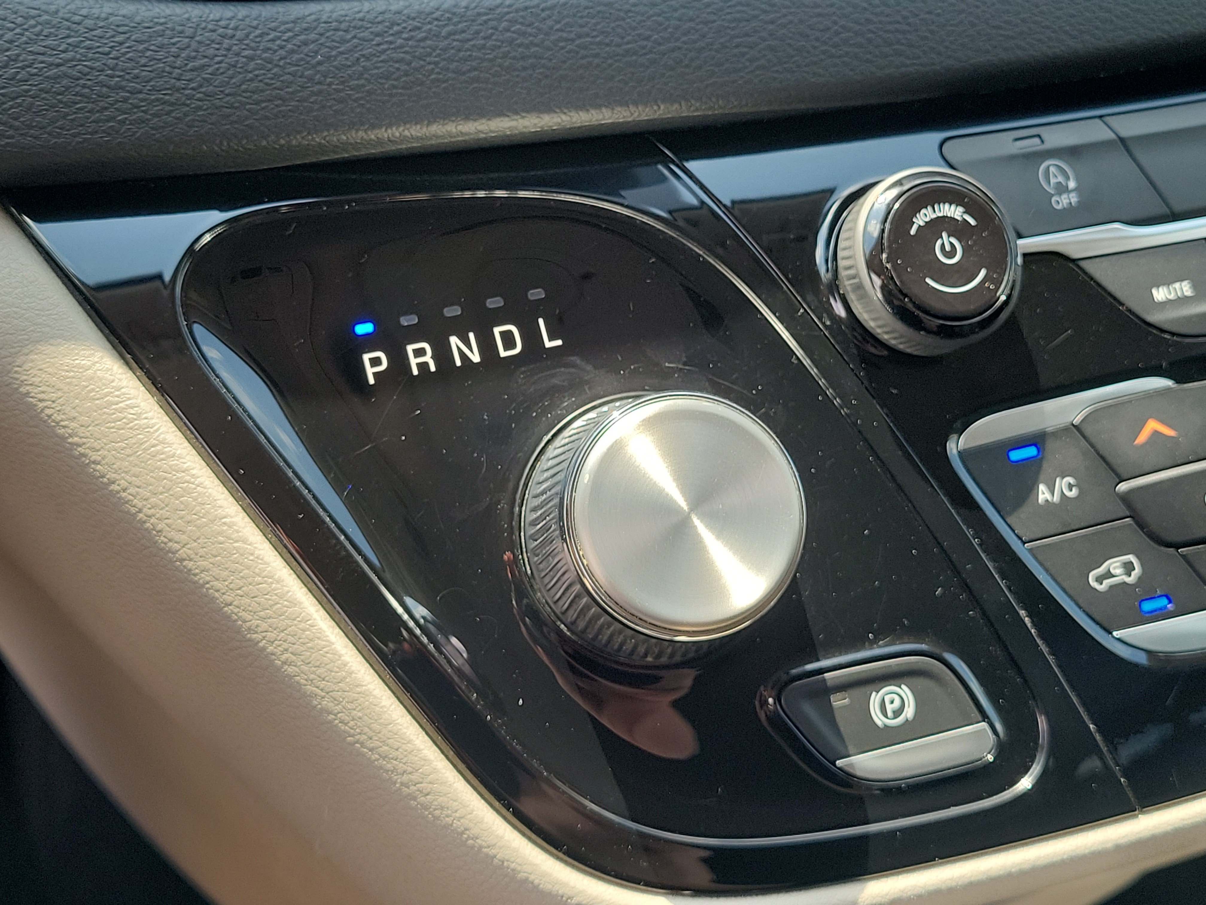 Used 2022 Chrysler Pacifica Touring-L FWD image 27