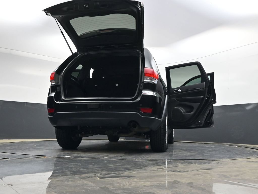 Used 2019 Jeep Grand Cherokee Laredo RWD image 38