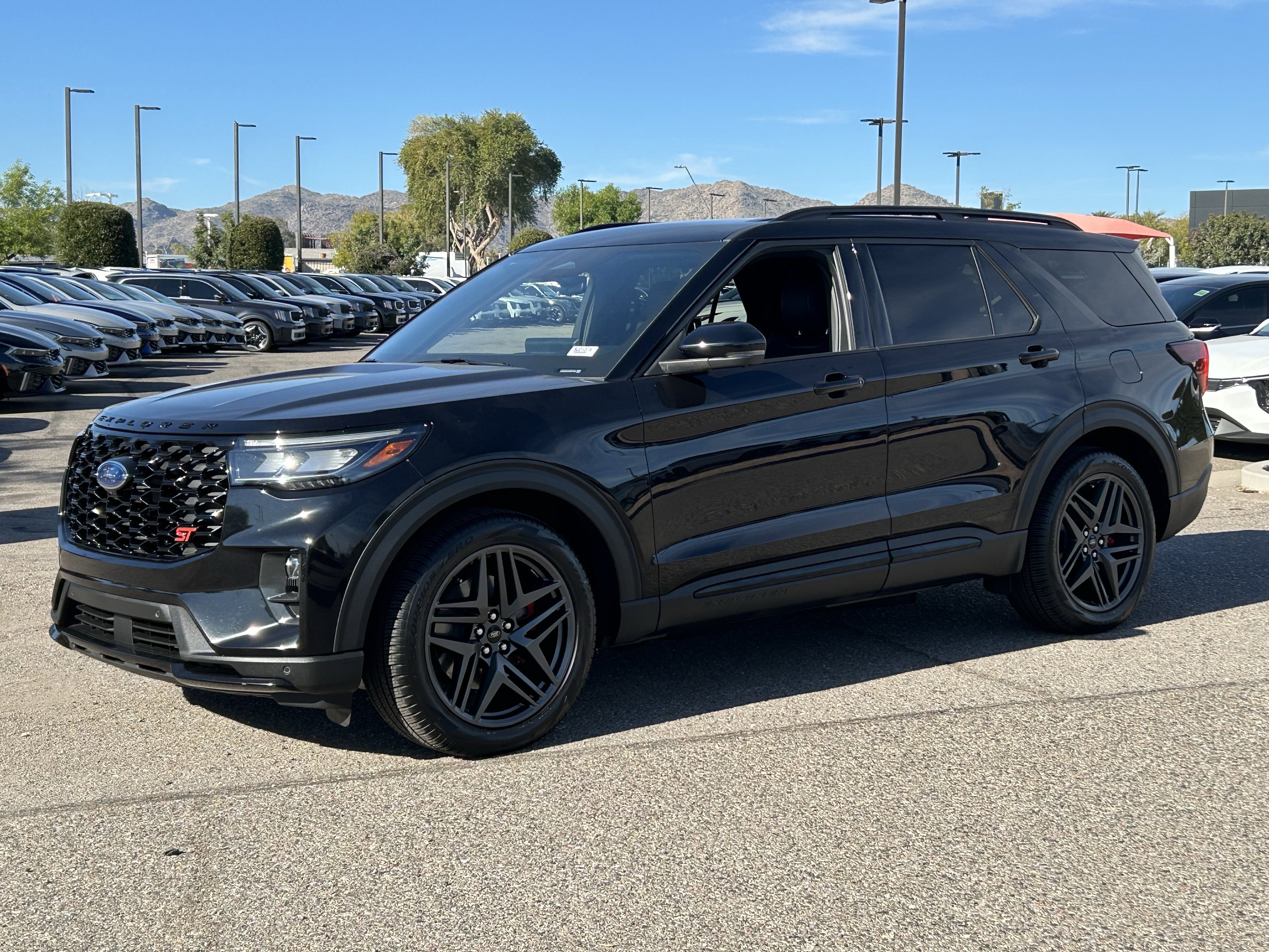 Used 2025 Ford Explorer ST image 2